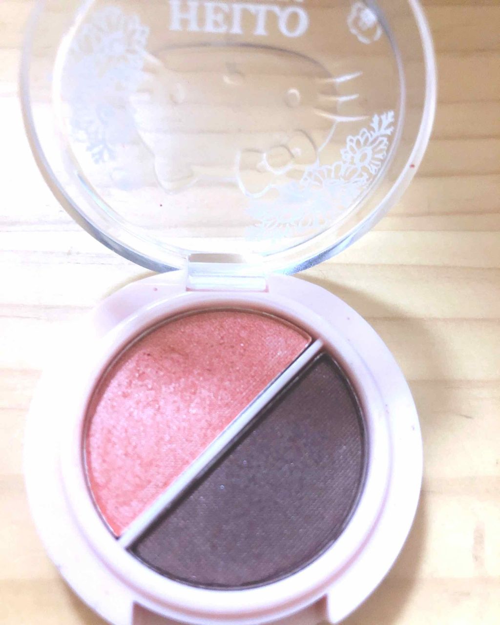 パウダーアイシャドウ ブルーミングキティ/DAISO/アイシャドウパレットを使ったクチコミ(2枚目)