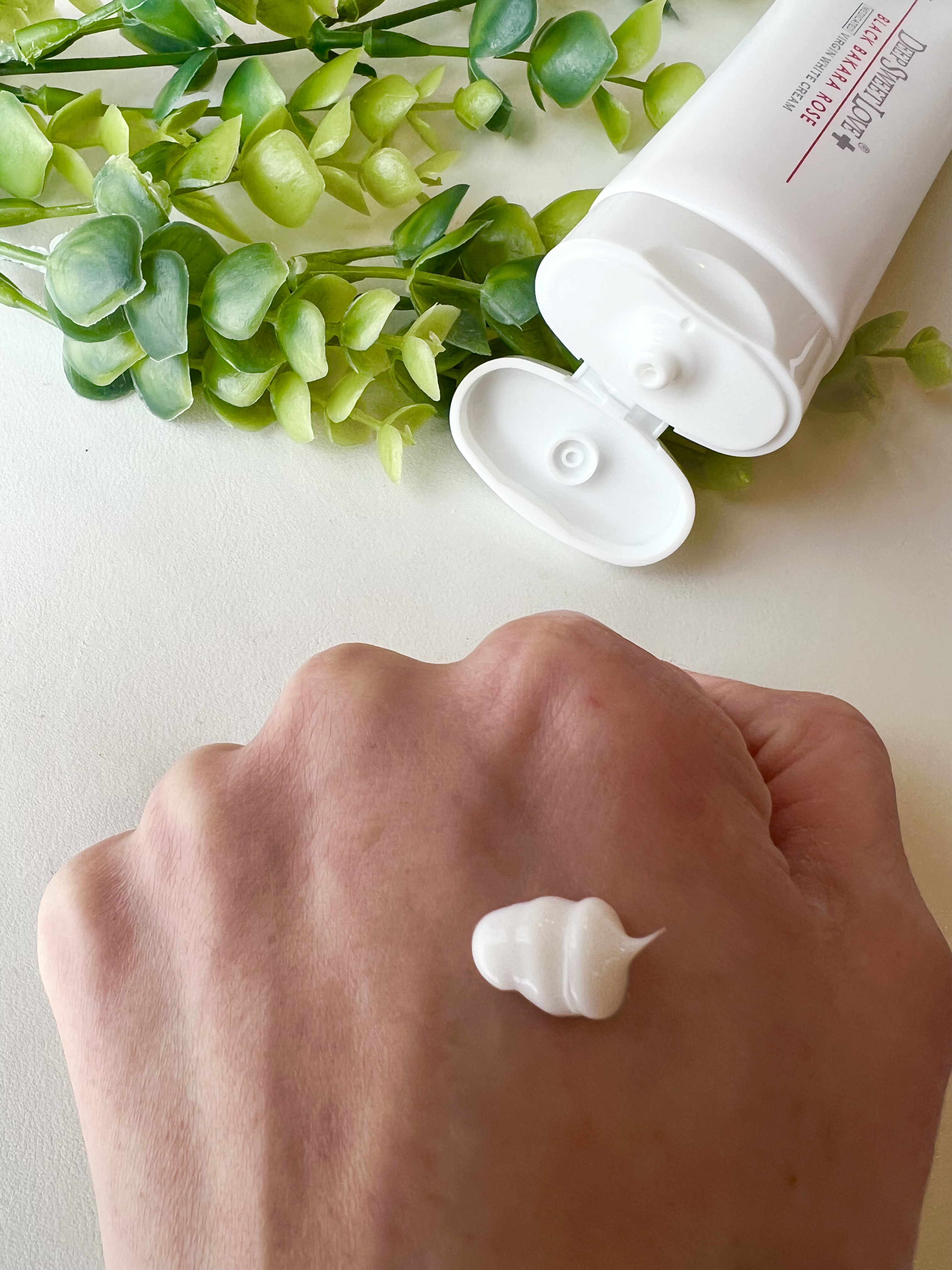 薬用ヴァージンホワイトクリーム/ディープスイートラブ/フェイスクリームを使ったクチコミ（2枚目）