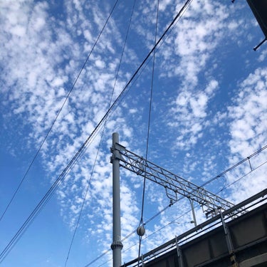 秋の空…

良き空でした。

さて。今日のメイクは下地に
★SAM'U
PH センシティブクリーム
混ぜ込んでやりましたよ！！！！

乾燥感全くなし(^^)嬉しかぁー✨
前回、ベビーパウダーで崩れないベ