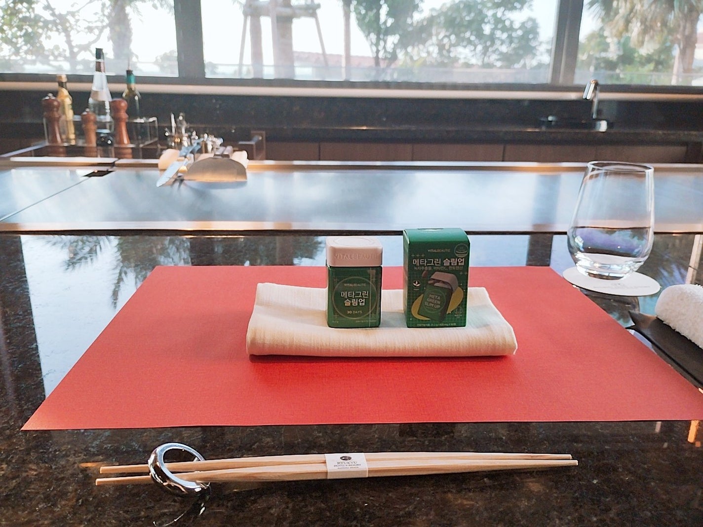 mcgroupakiko on LIPS 「韓国に遊びに行くと免税店で必ず購入するのが【アモーレパシフィッ..」(1枚目)