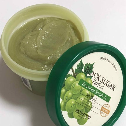 ブラックシュガーパーフェクトエッセンシャルスクラブ 2X マスカット/SKINFOOD/洗い流すパック・マスクを使ったクチコミ(1枚目)
