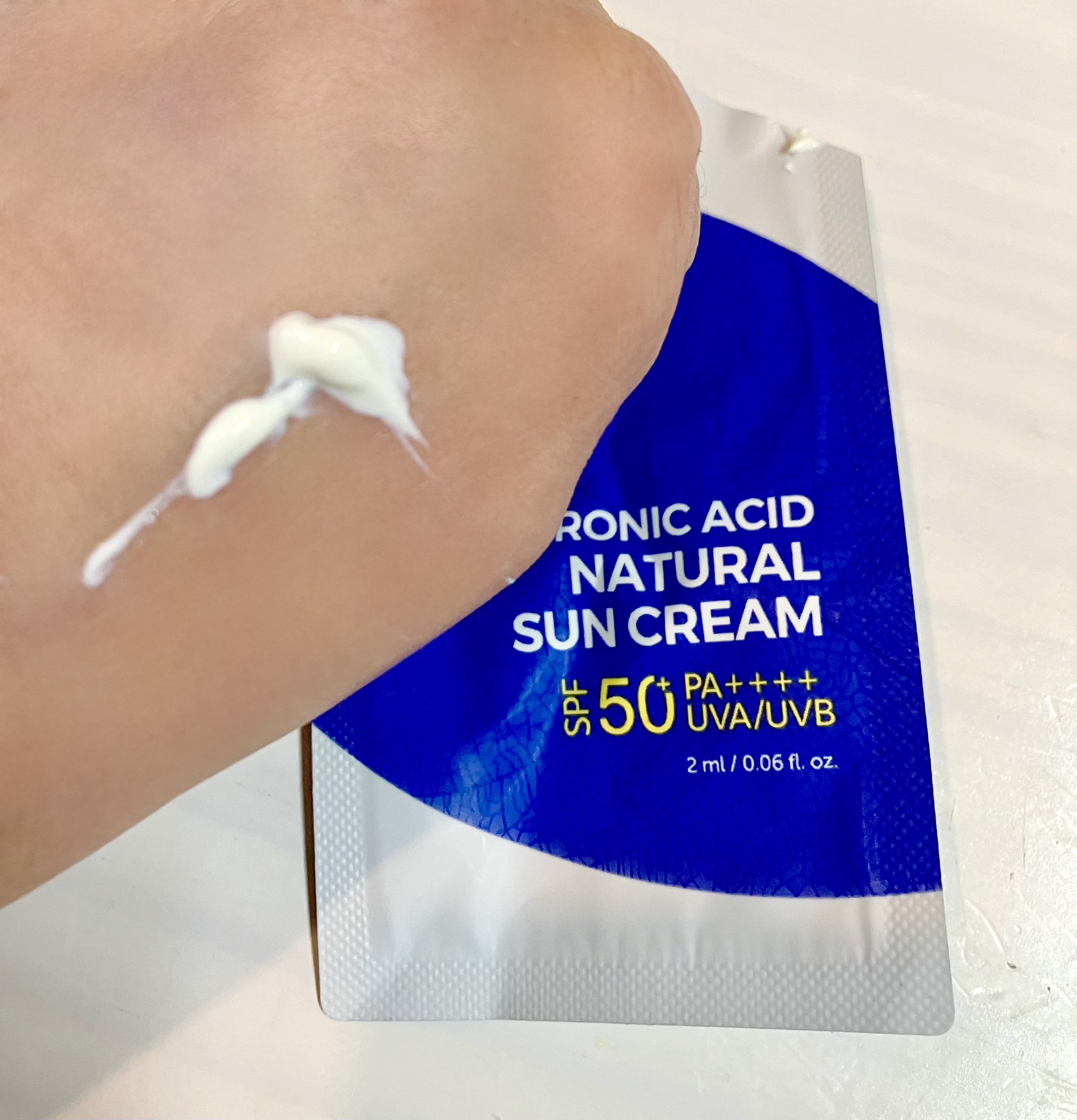 ヒアルロン酸ウォータリーサンジェル/Isntree/日焼け止めジェルを使ったクチコミ（2枚目）