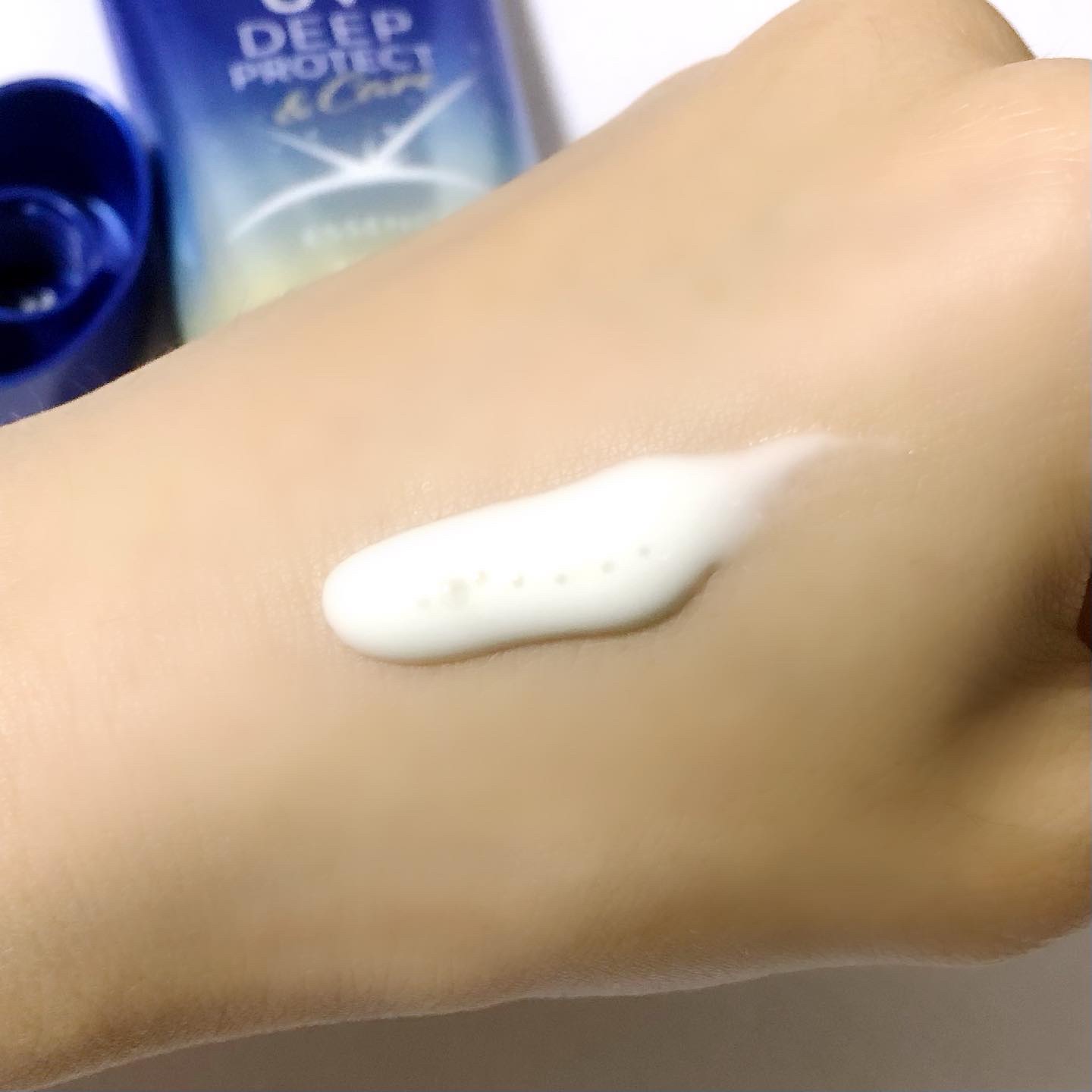 ニベアUV ディープ プロテクト＆ケア エッセンス/ニベア/日焼け止めローションを使ったクチコミ（2枚目）