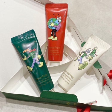 エアリー マットティント 2021 Green Holidays Edition/innisfree/口紅を使ったクチコミ（3枚目）