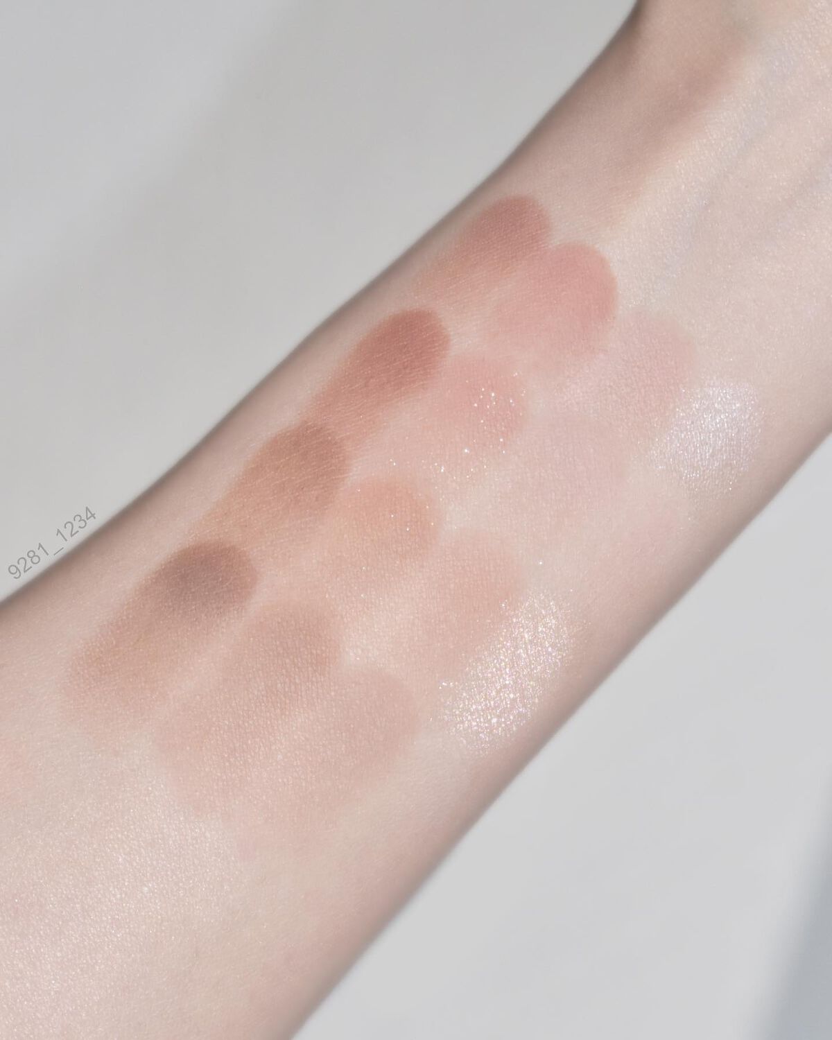 ソフトブラーリングアイパレット/wakemake/アイシャドウパレットを使ったクチコミ(2枚目)