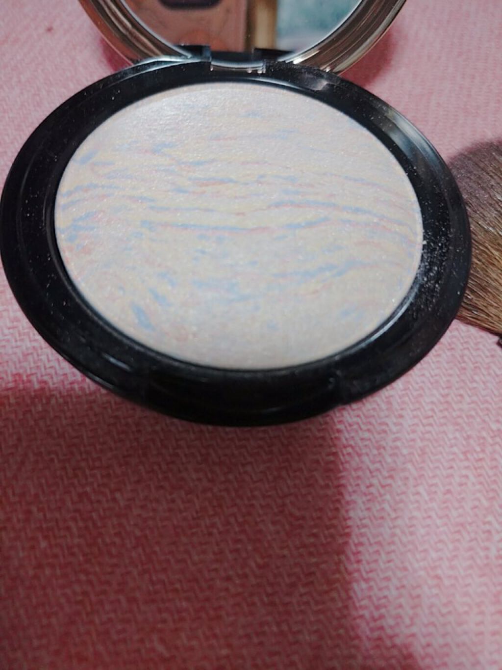 ルミナスマーブルハイライター/TONYMOLY/パウダーハイライトを使ったクチコミ（2枚目）