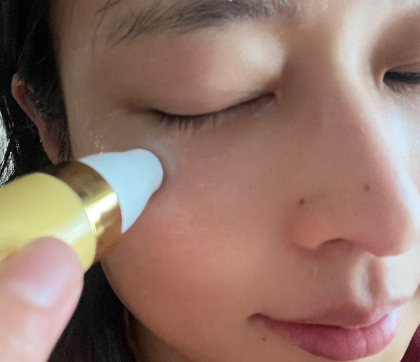 V9ビタミンアンプルロールオンアイクリームクリア/JMsolution/アイケア・アイクリームを使ったクチコミ(4枚目)