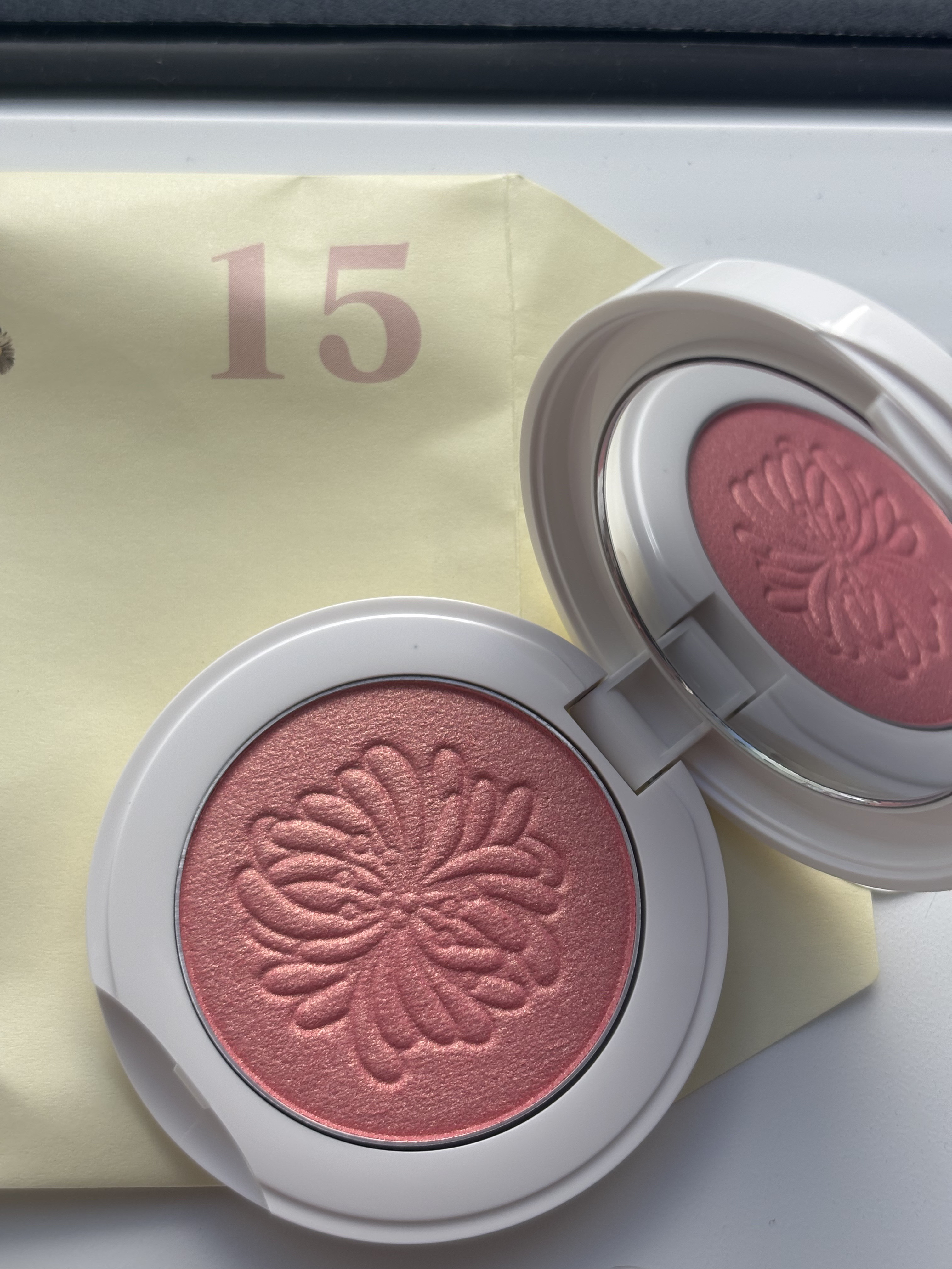 PAUL & JOE BEAUTE パウダー ブラッシュ リミテッド 001