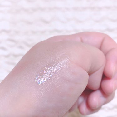 シュガー トゥインクル リキッド グリッター 04 BUBBLE SPARKLING(TETEUM)/PERIPERA/リキッドアイシャドウを使ったクチコミ（3枚目）