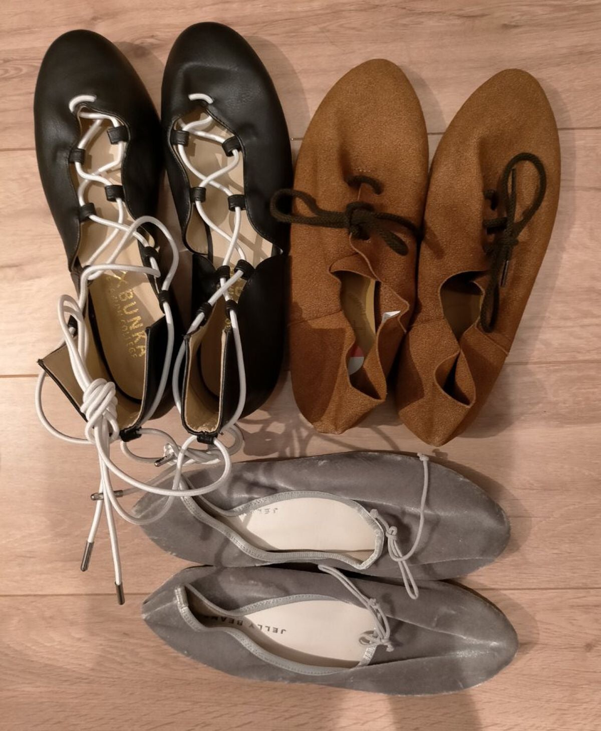 k | フォロバ100 on LIPS 「#ドンキ戦利品#ドンキ#シューズサイズ限定特価で1足あたり税込..」(2枚目)