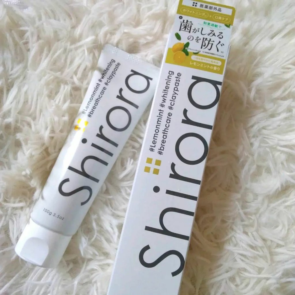 シローラさまから知覚過敏×ホワイトニングの歯磨き粉「薬用 クレイホワイトニング〈知覚過敏ケア〉」をいただきました。⁡⁡⁡
⁡⁡
⁡⁡知覚過敏と歯の黄ばみで悩んでたので一緒にケアできて嬉しい♡
⁡⁡
⁡白くてかわいいパケにもテンション上がるけ