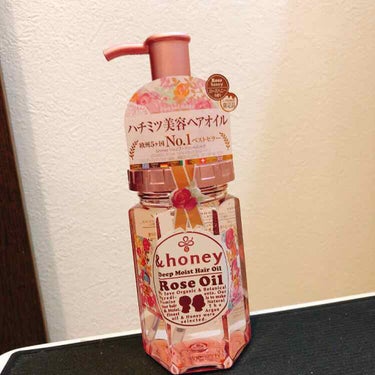 ローズジャム ディープモイスト ヘアオイル3.0

&honey のオイルは2本目です✿.*･
前回使った種類を探しに行ったら売り切れで代わりにこれがあったのでしゃあなしで買いました。
キキララがいるの