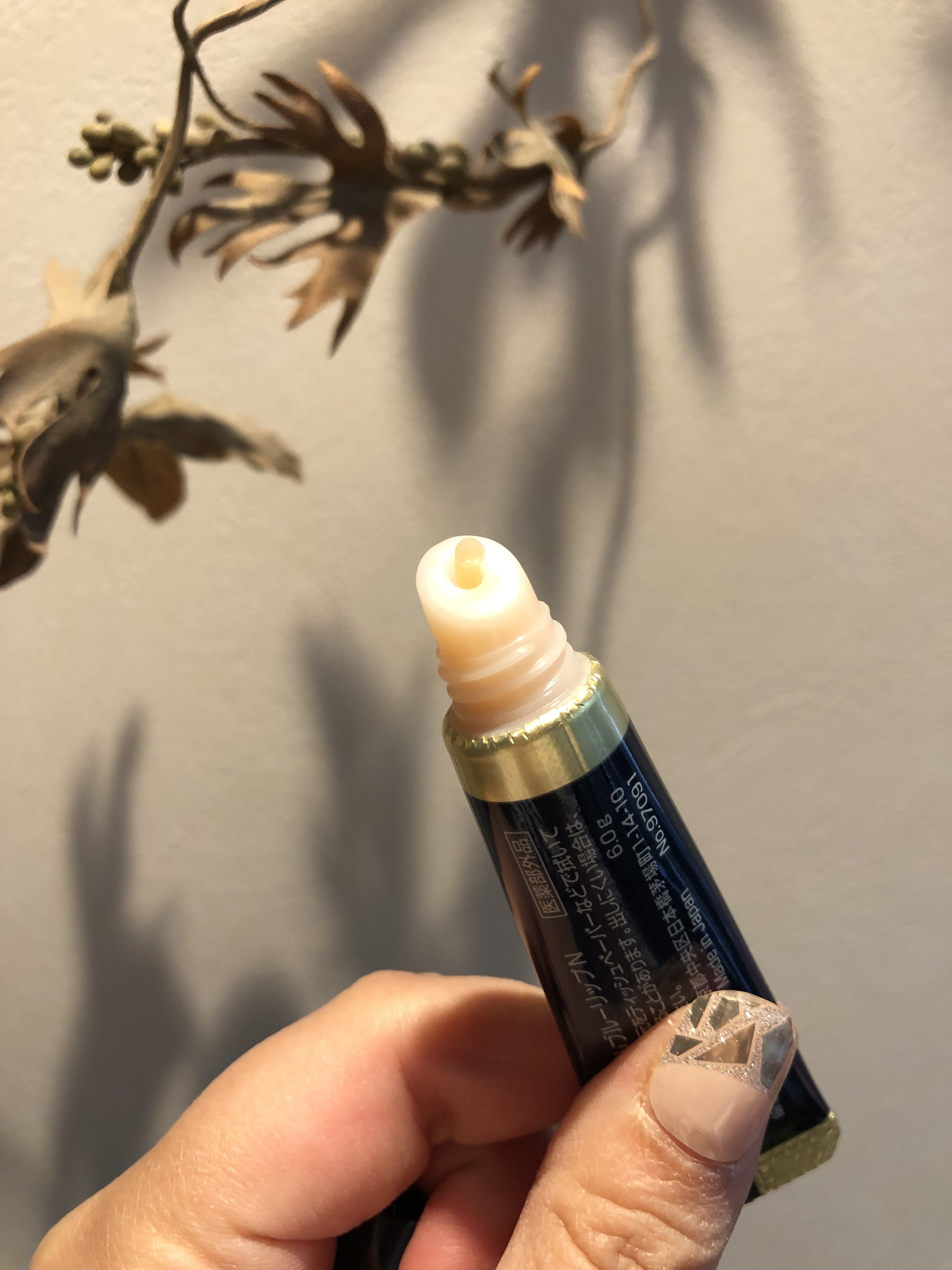 ニベア　ロイヤルブルーリップ　濃密美容ケア/ニベア/リップ美容液を使ったクチコミ（2枚目）