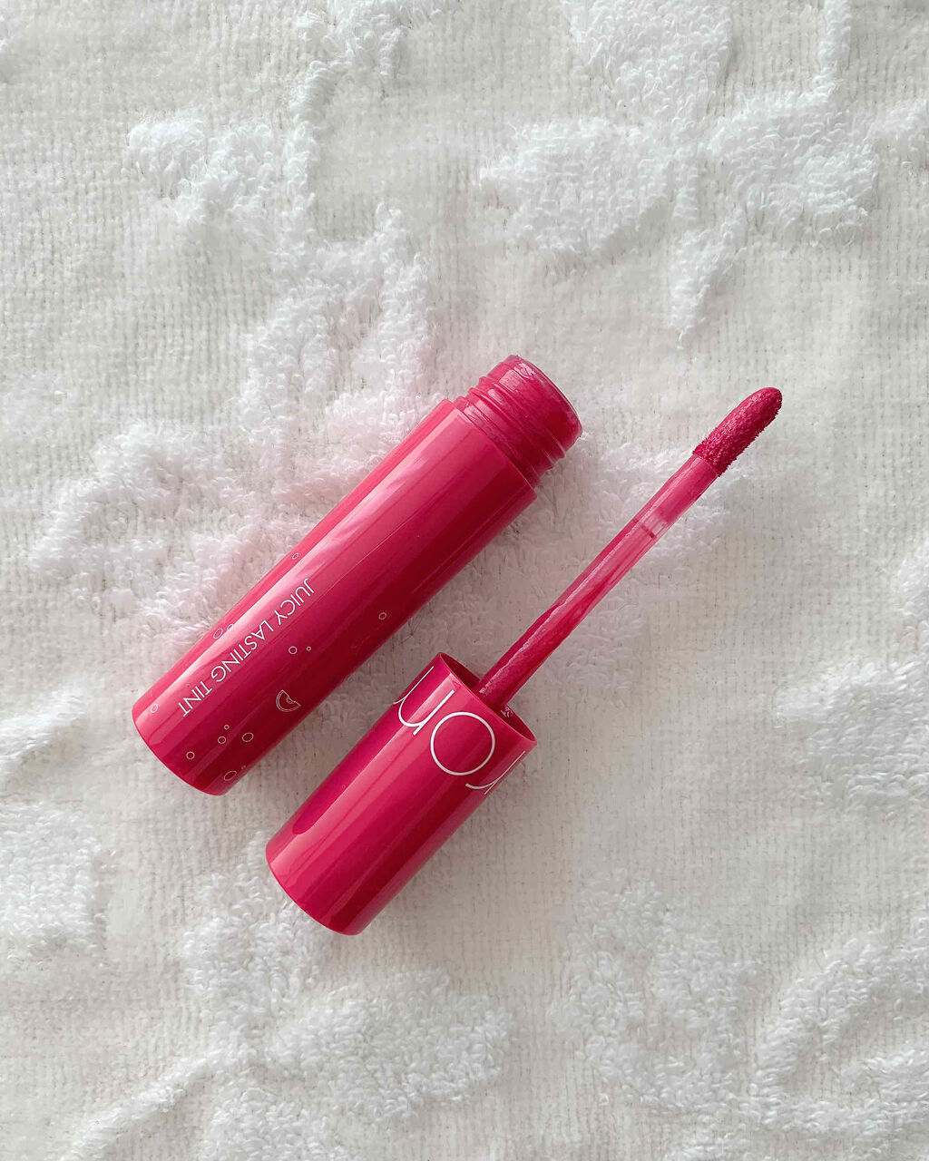 ジューシーラスティングティント/rom&nd/リップティントを使ったクチコミ（2枚目）