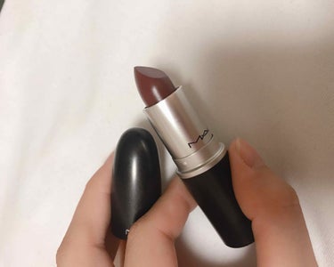 MAC リップスティック  パラマウント

秋に向けて秋色のリップを買いました🥺💖
パラマウント、ネットで見てから一目惚れして、Qoo10で1800円で購入！！！

やっす！！！？？！

え、ほんもの？