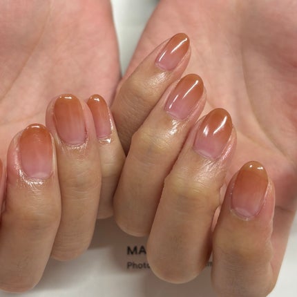 夏美🍉フォロバ on LIPS 「【ぷるっとピンクで爪先まで血色感✨あざとい純欲ネイル🫧】少し赤..」(2枚目)