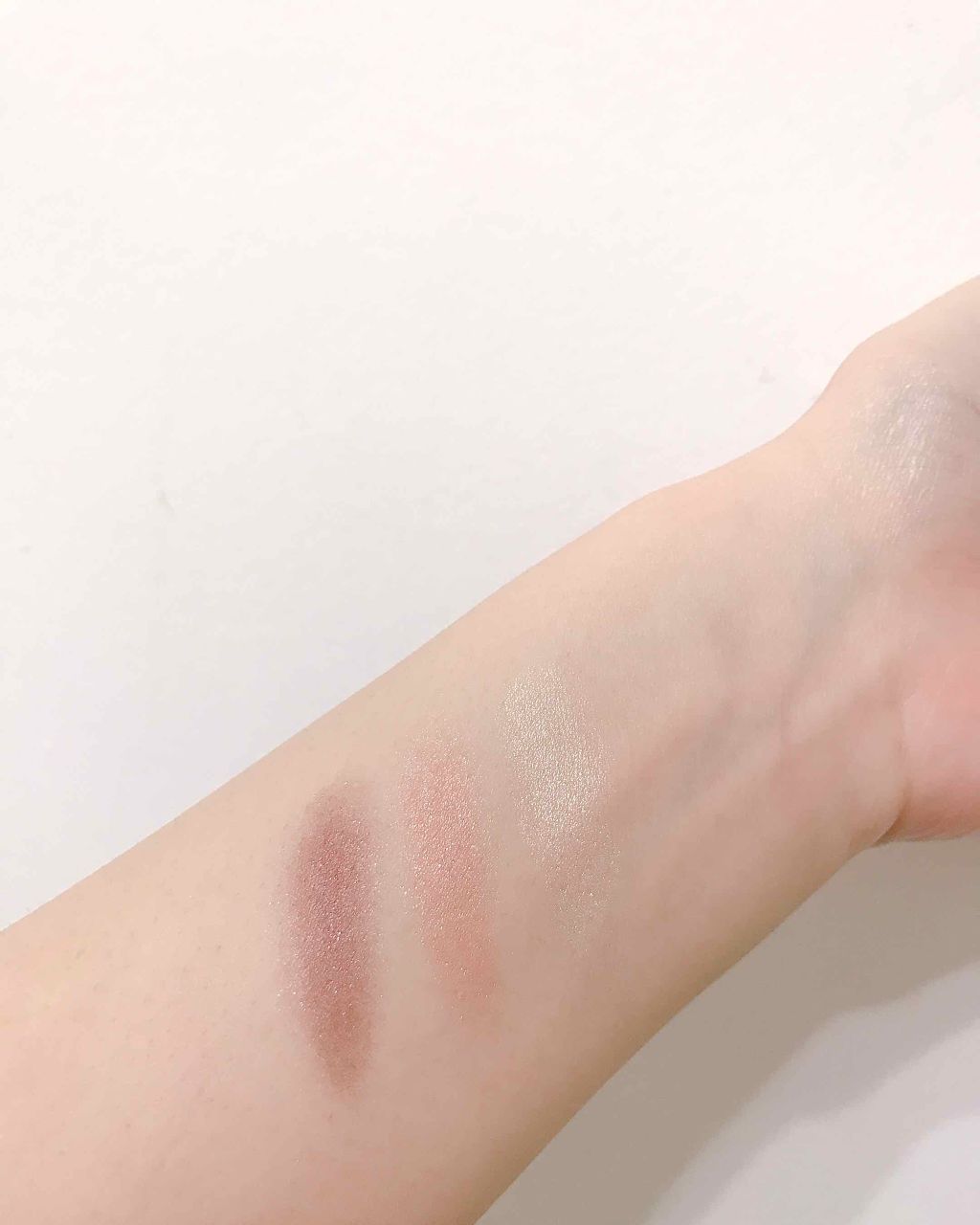 トーンアップアイシャドウ/CEZANNE/アイシャドウパレットを使ったクチコミ(3枚目)