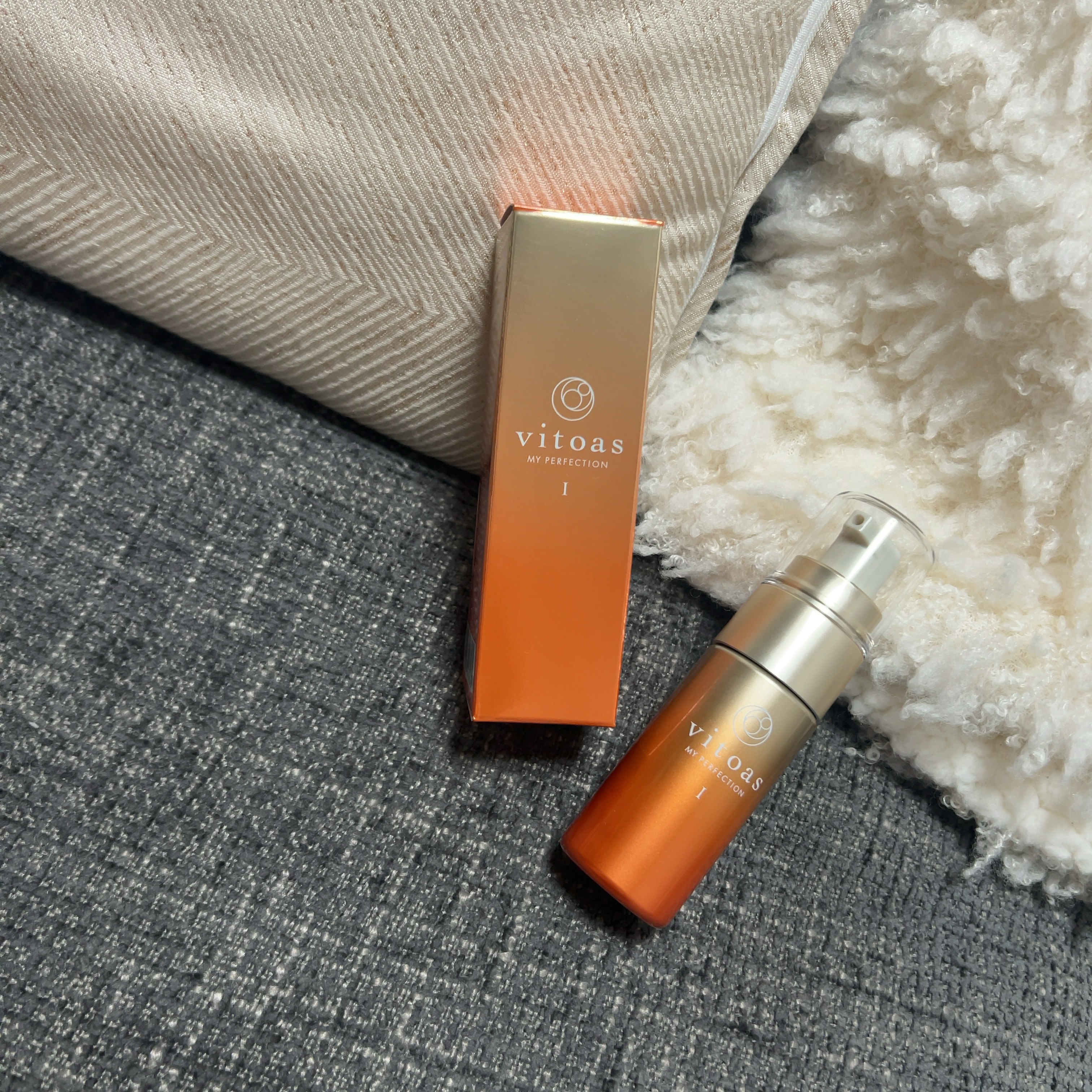 ♡
【ビトアスのプロモーションに参加しています。】

サントリーから出ているブランド #ビトアス の
これ1本でスキンケアを完結できる
オールインワンスキンケア☝🏻

乳液みたいなテクスチャーで
朝の忙しい時間のスキンケアにもぴったり！
