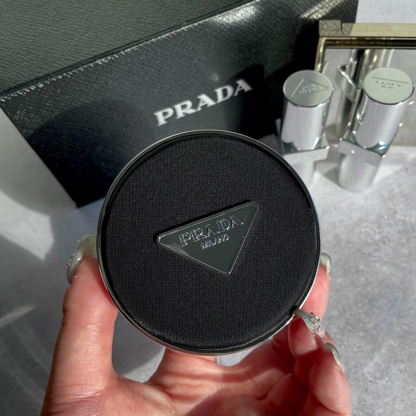 2024年冬新作クッションファンデーション】プラダ メッシュ クッション