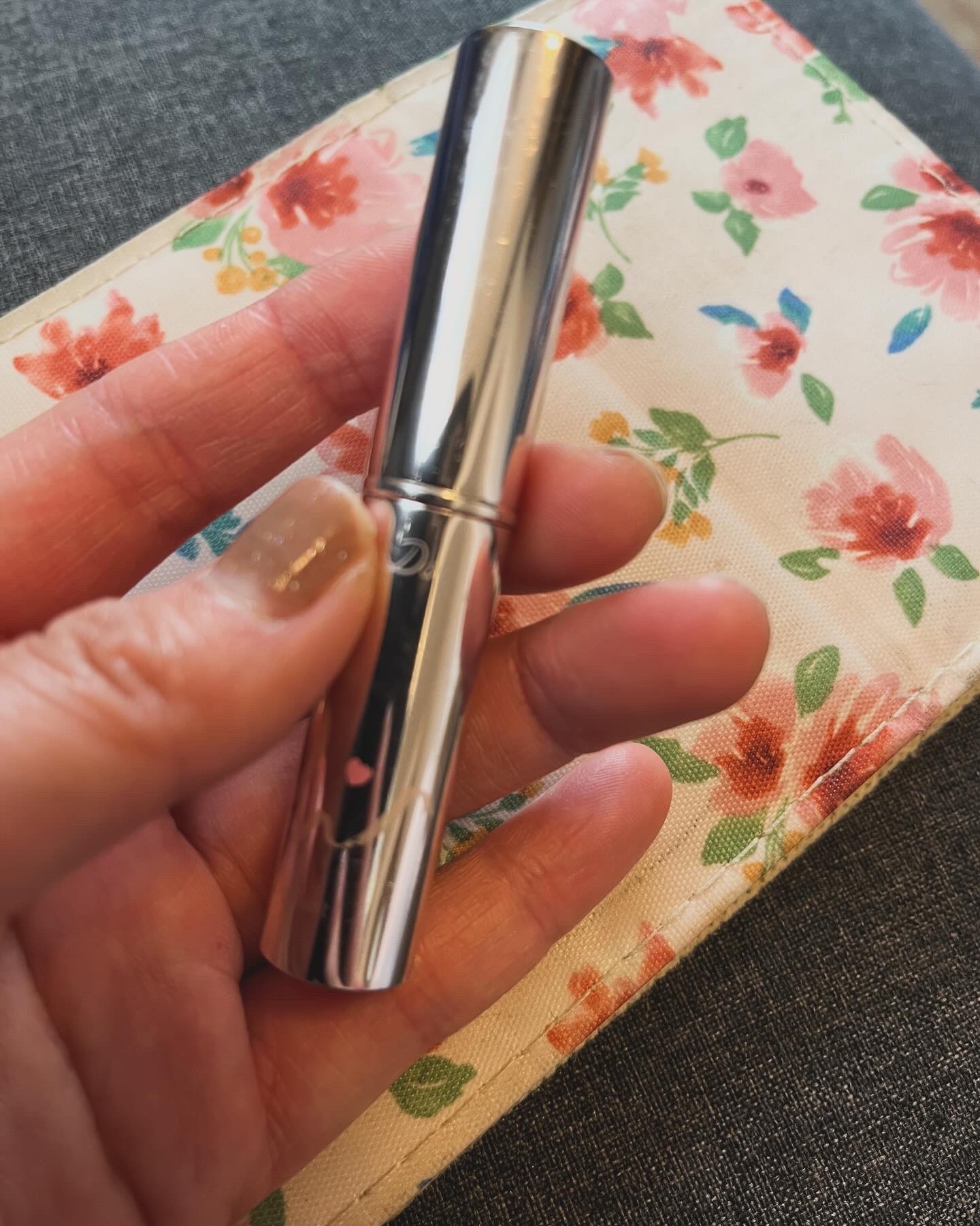 #使い切り
#使い切りコスメ
#使い切りスキンケア

#パラドゥ
#リップティント

使い切りました☺︎

潤いも感じつつ色持ちもよくて使いやすかった✌️

リップは使い切ってから次を使うようにしてるので新しいものおろすのが楽しみ🥰