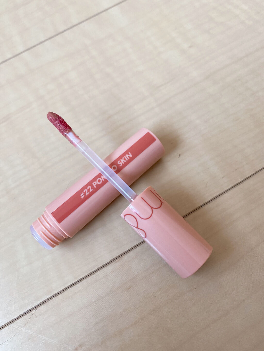 ジューシーラスティングティント/rom&nd/リップティントを使ったクチコミ（2枚目）