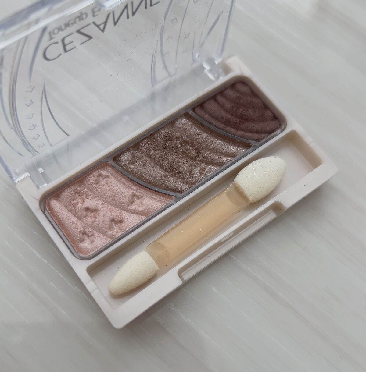 トーンアップアイシャドウ/CEZANNE/アイシャドウパレットを使ったクチコミ（2枚目）