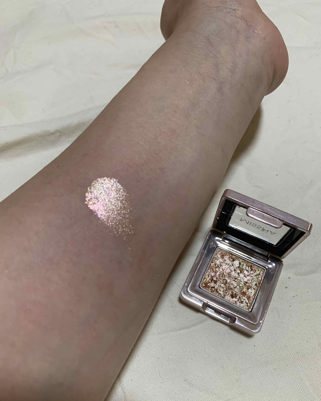 グリッタープリズム シャドウ GBE01/MISSHA/グリッターを使ったクチコミ（1枚目）