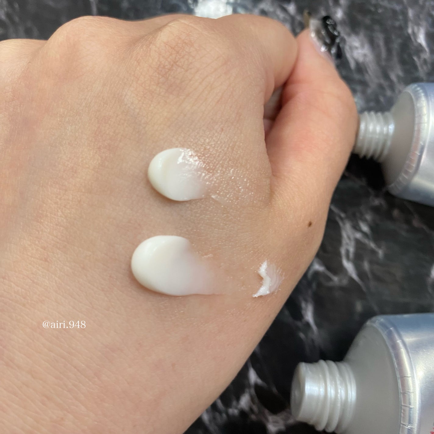 薬用さらさらデオドラントパウダー/デオナチュレ/デオドラント・制汗剤を使ったクチコミ(3枚目)