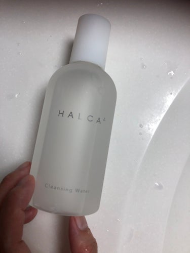 HALCA (ハルカ) / クレンジングウォーター
200ml・4,180円

コットンを使って拭き取りながらメイクオフするクレンジングウォーターです。
他のクレンジングウォーターも使ったことがあります