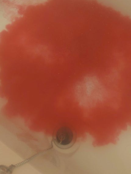 charley トラッドパウダーバスのクチコミ「いただきものの可愛い入浴剤🛀
ハートベリーパウダーバスという、ストロベリーの可愛い入浴剤を使っ.....」(2枚目)