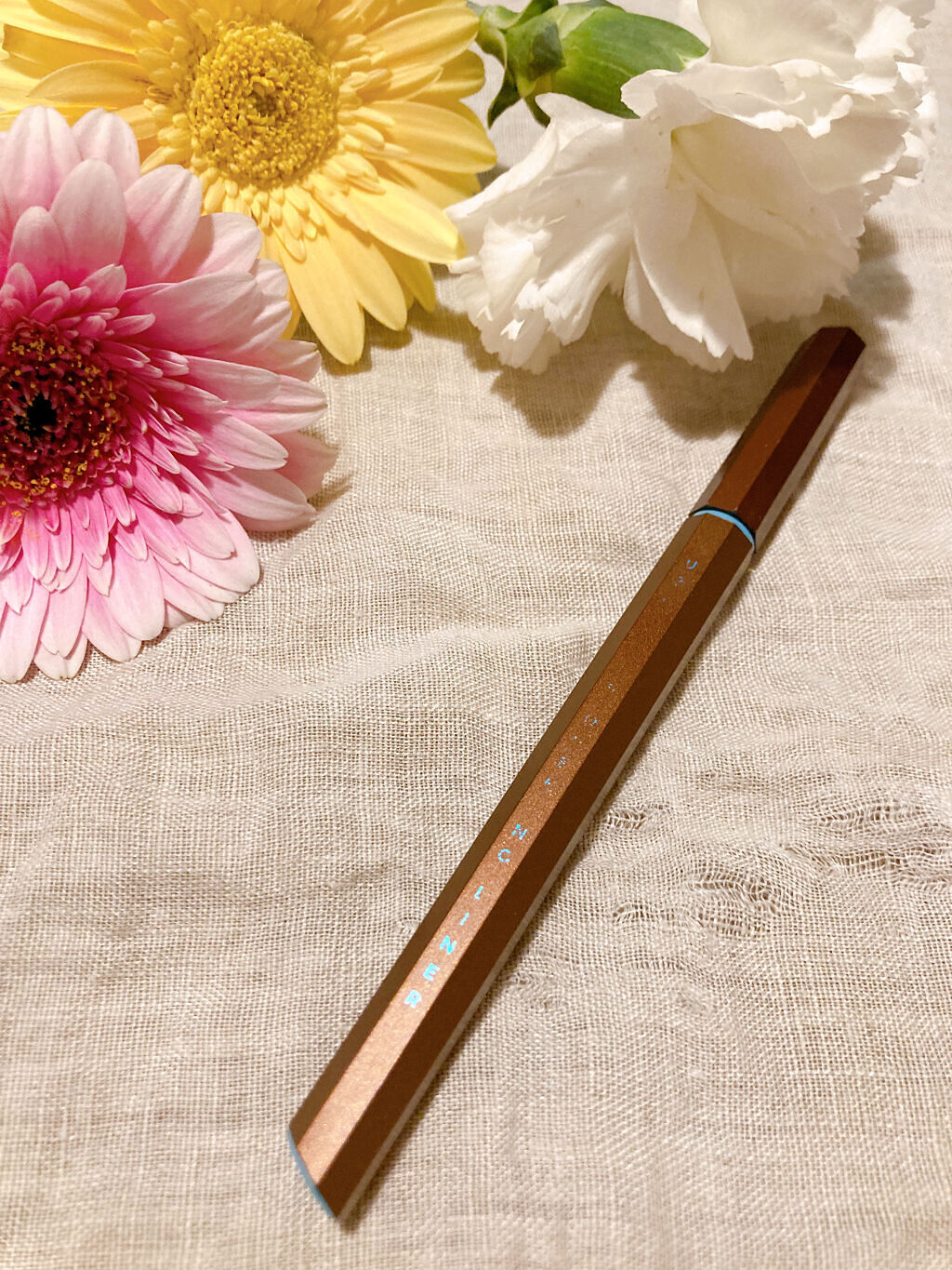 EYE OPENING LINER/UZU BY FLOWFUSHI/リキッドアイライナーを使ったクチコミ（1枚目）