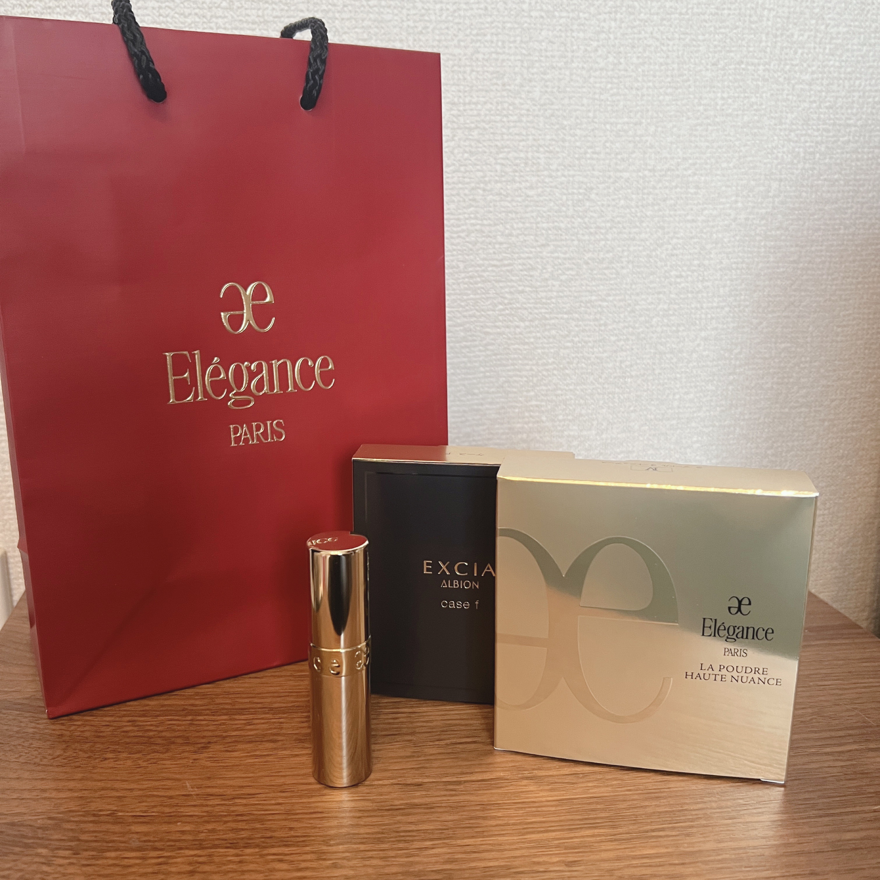 ラ プードル オートニュアンス/Elégance/プレストパウダーを使ったクチコミ（1枚目）