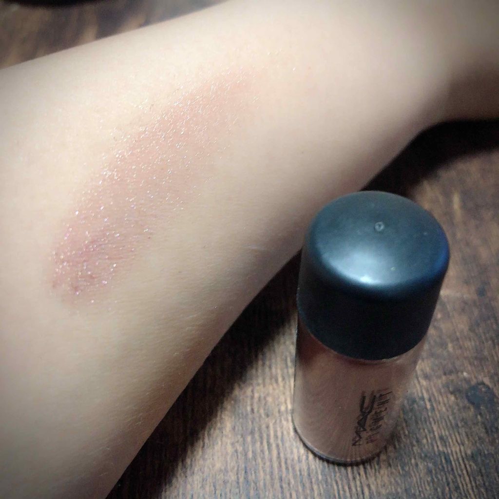 ピグメント/M・A・C/単色アイシャドウを使ったクチコミ（3枚目）