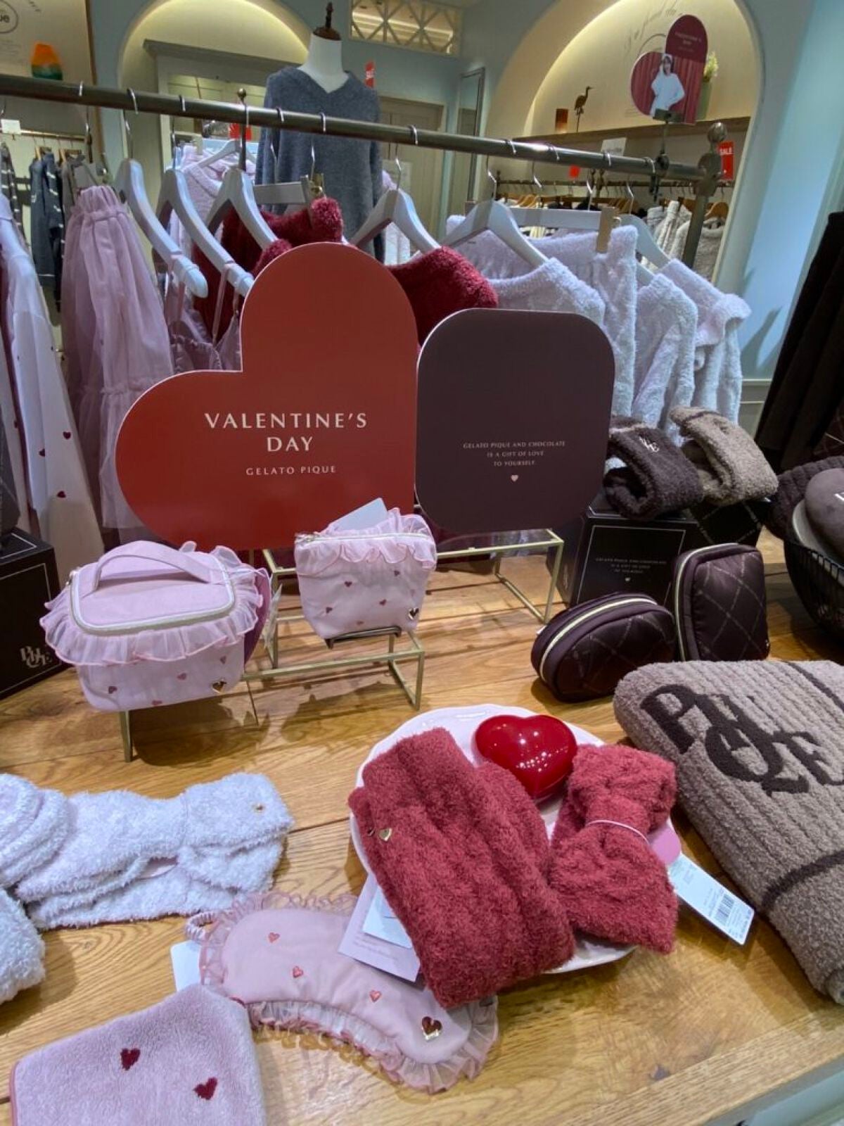 ローズ エッセンス デイクリーム/レ・メルヴェイユーズ ラデュレ/フェイスクリームを使ったクチコミ(2枚目)