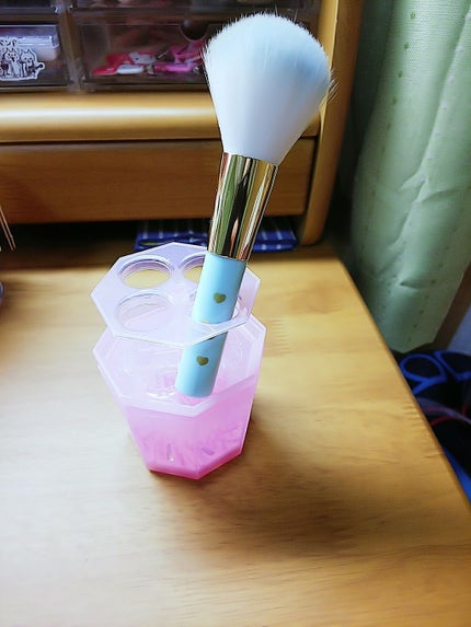 メイクブラシクリーナー/DAISO/その他化粧小物を使ったクチコミ(2枚目)