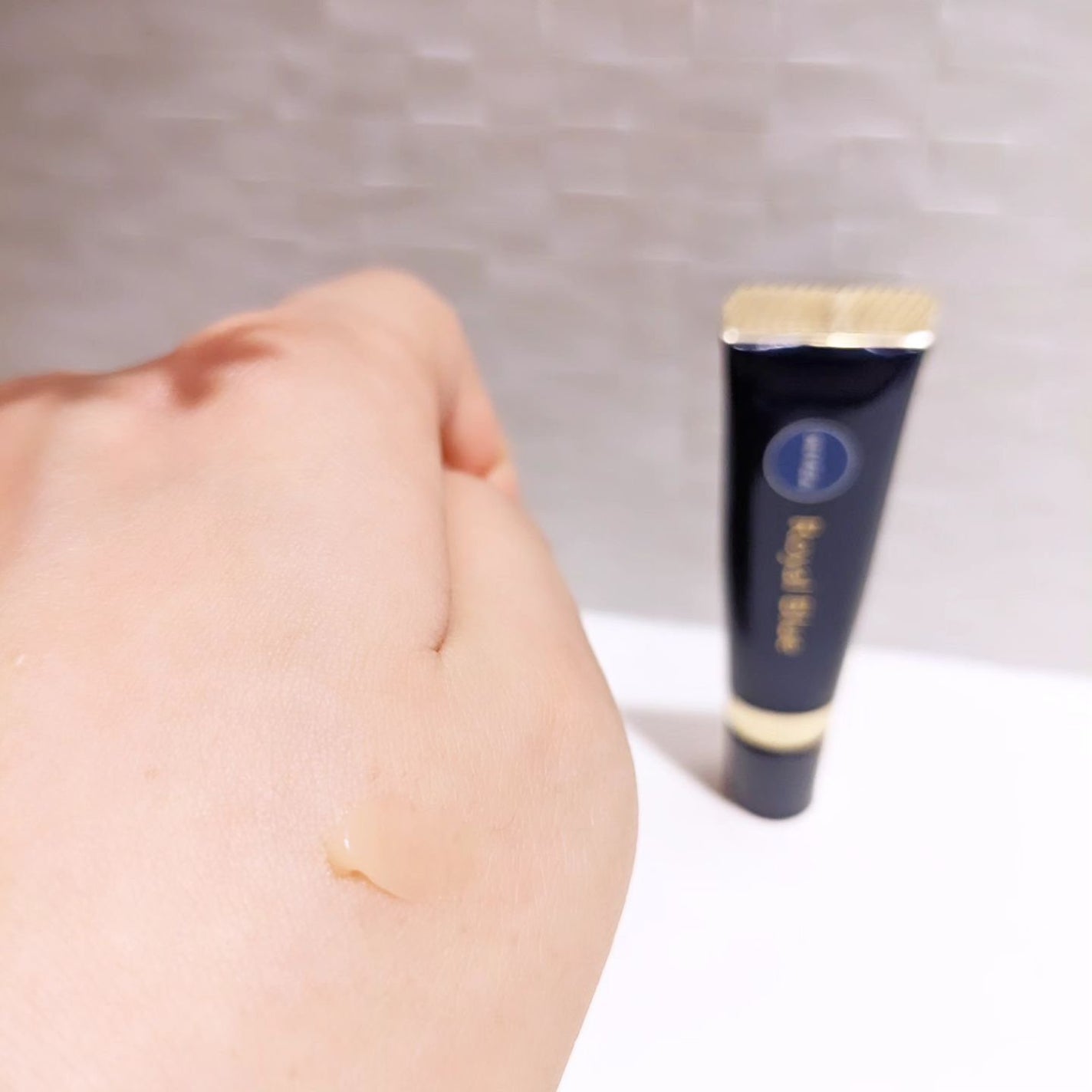 ニベア ロイヤルブルーリップ 濃密美容ケア/ニベア/リップ美容液を使ったクチコミ(4枚目)