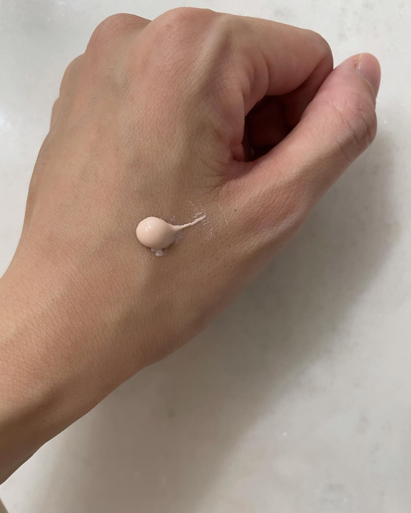 chi___cosme on LIPS 「ラロッシュポゼUVイデアXLプロテクショントーンアップローズま..」(3枚目)