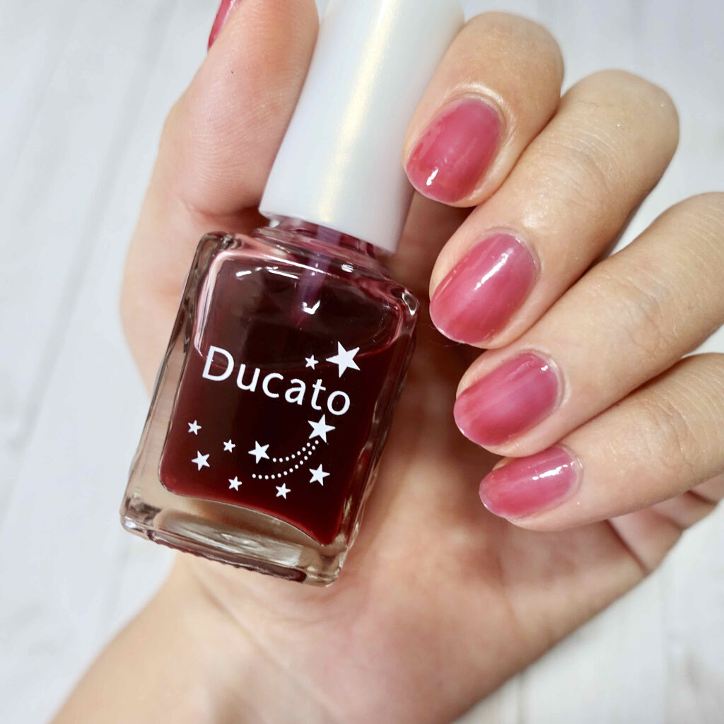 グロッシーネイルカラー A 03 ローズバーガンディ/デュカート/マニキュアを使ったクチコミ（1枚目）