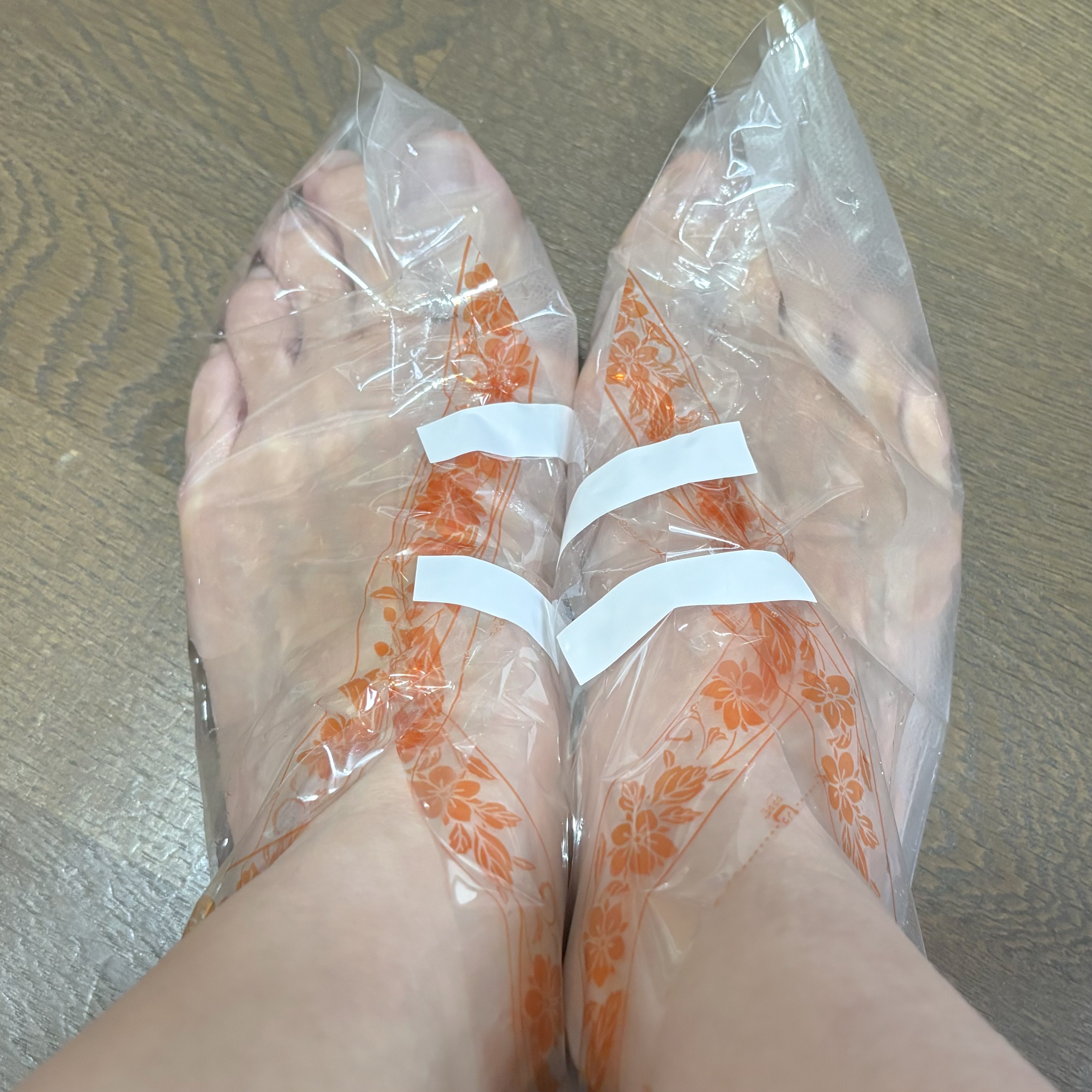 足裏角質パック ブラックミントの香り/EVERYYOU/レッグ・フットケアを使ったクチコミ（2枚目）