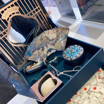 洛神賦アイシャドウパレット/花西子/マルチパレットを使ったクチコミ(4枚目)