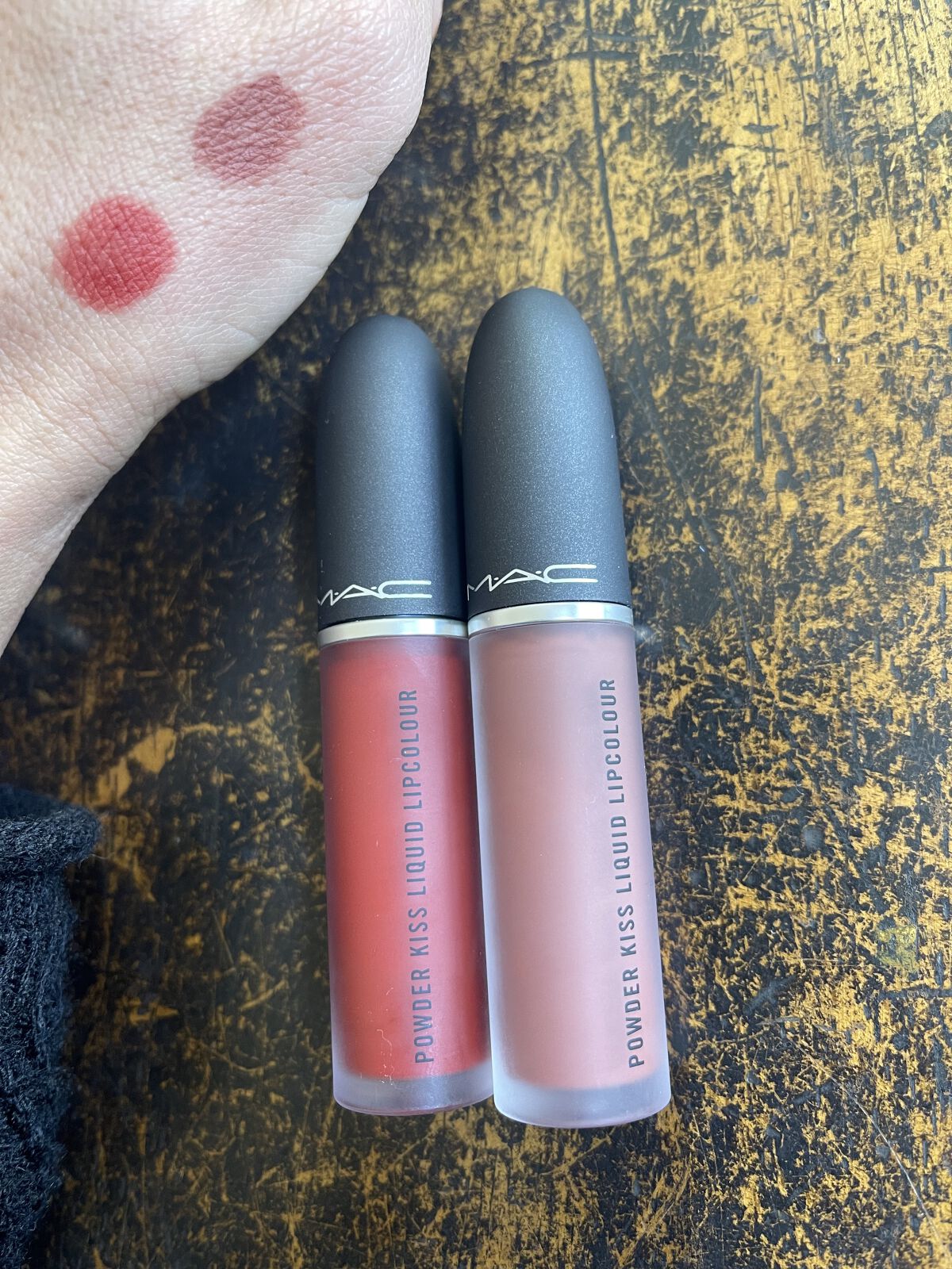 パウダー キス リキッド リップカラー オーバー ザ トープ/M・A・C/口紅を使ったクチコミ（1枚目）