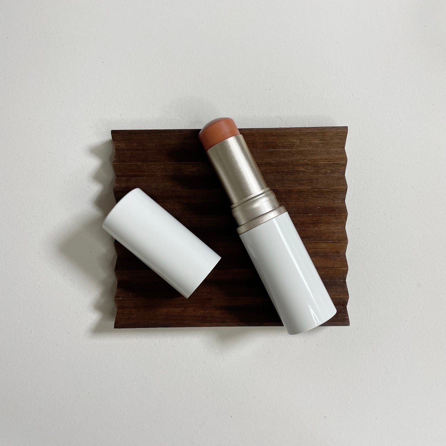 トゥルーディメンションラディアンスバーム/hince/スティックハイライトを使ったクチコミ(1枚目)