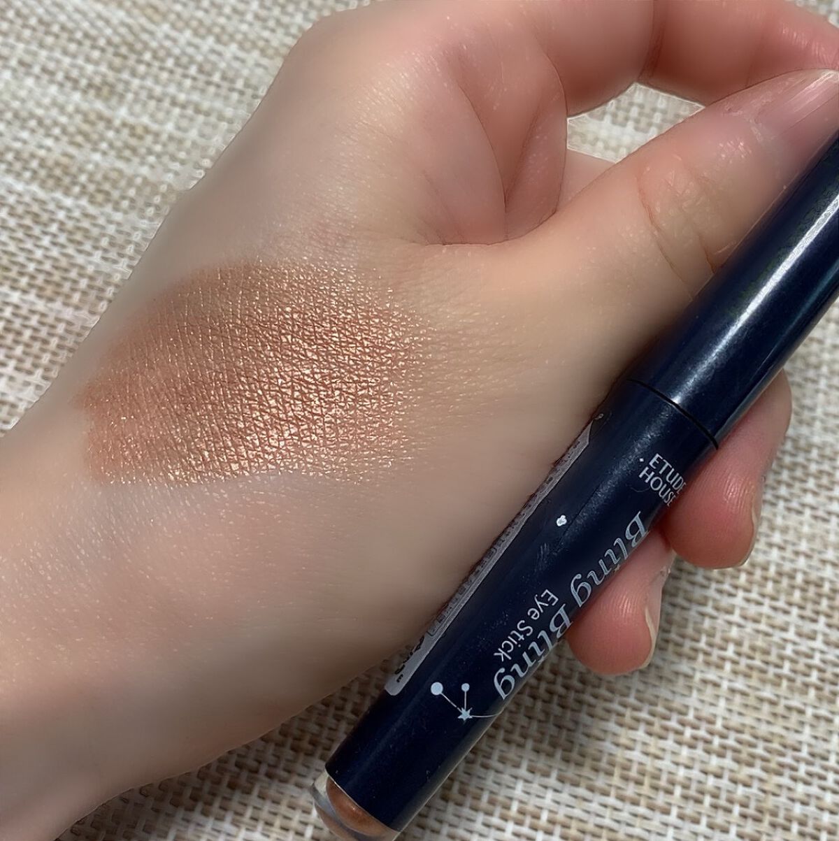 キラキラ アイシャドウ/ETUDE/スティックアイシャドウを使ったクチコミ（3枚目）