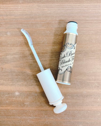 MAJOLICA MAJORCA ラッシュボーン ブラックファイバーインのクチコミ「メイク動画でも使ってるマスカラ下地!
もう1年以上愛用しとる( ∩'-'⊂ )💭
ブラシ部分.....」(3枚目)