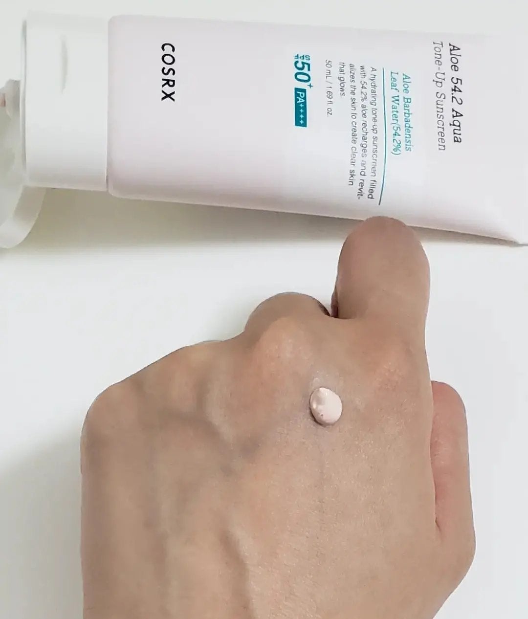 アロエ54.2アクアトーンアップUVクリーム SPF50+ PA++++/COSRX/日焼け止めクリームを使ったクチコミ(3枚目)