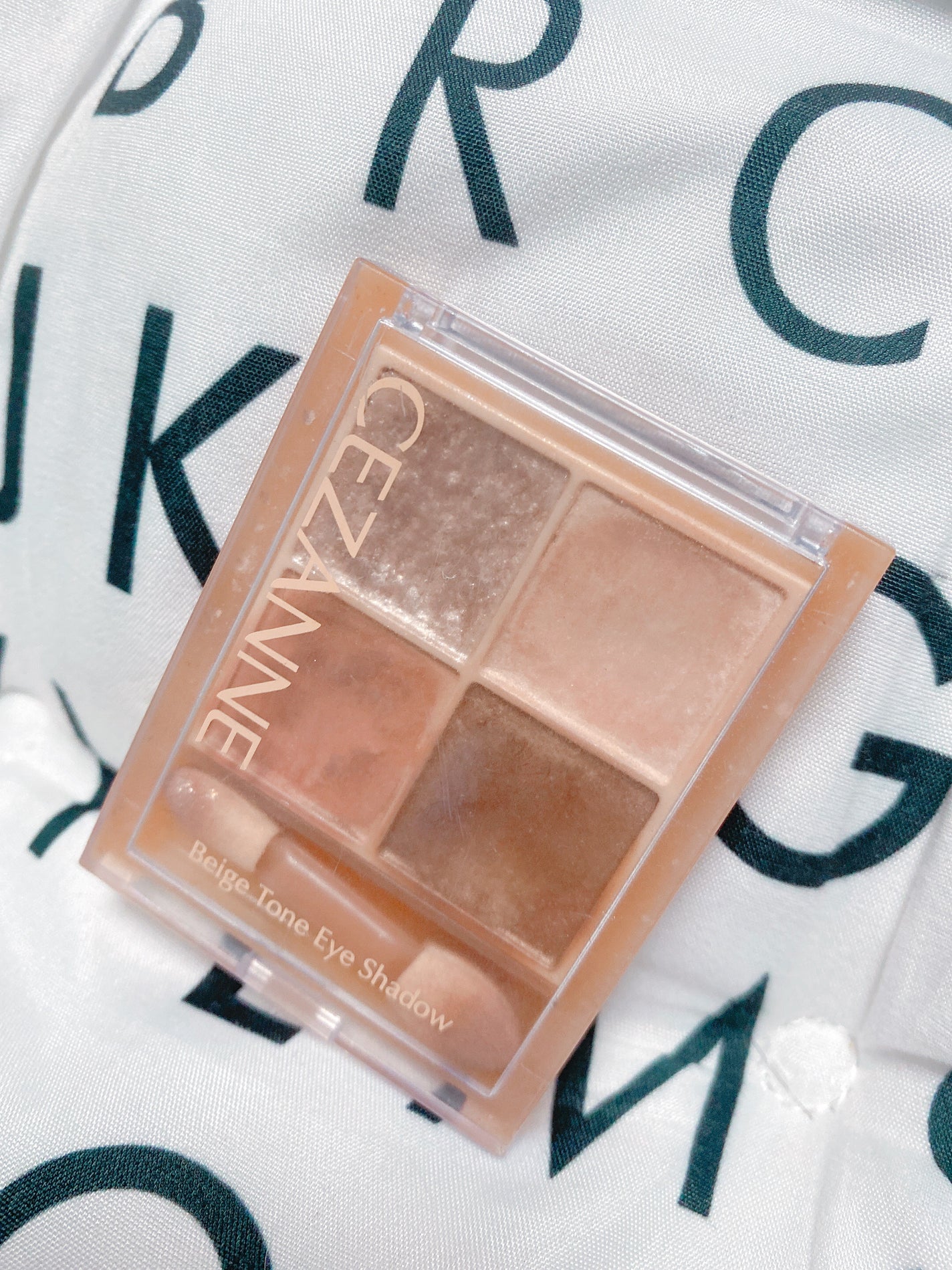 ベージュトーンアイシャドウ/CEZANNE/アイシャドウパレットを使ったクチコミ(1枚目)