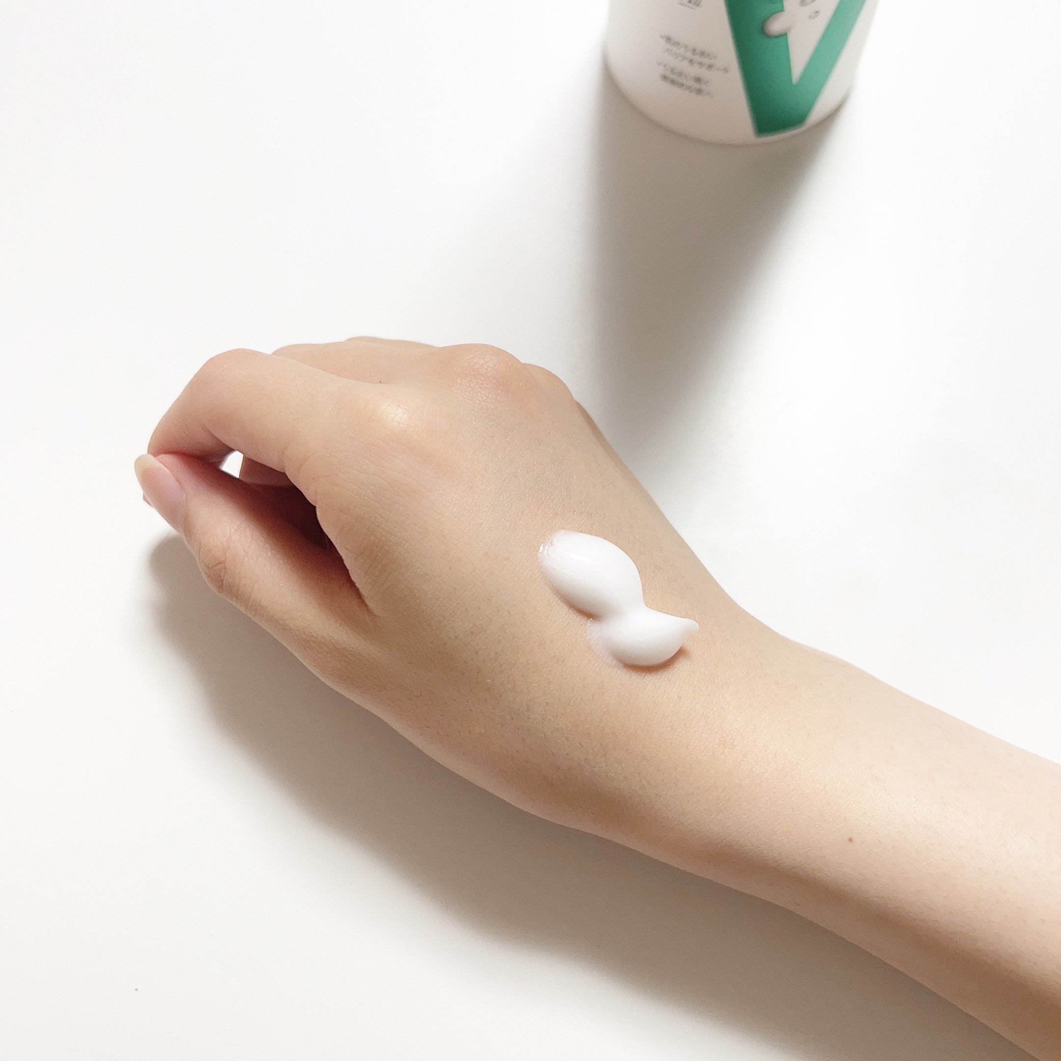 メディケイティッド センシティブケア ボディローション うるおいケア <医薬部外品>/ヴァセリン/ボディローションを使ったクチコミ（2枚目）