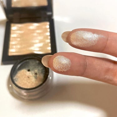 MegaGlo Loose Highlighting Powder/wet 'n' wild/ルースパウダーを使ったクチコミ（3枚目）