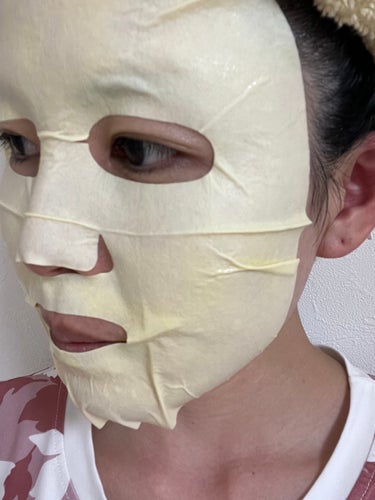 MEDICUBE ディープビタ Cマスクのクチコミ「◼️MEDICUBEディープビタ Cマスク
.
シートが独特な濃密感ある素材で、お顔全体をトロ.....」（3枚目）