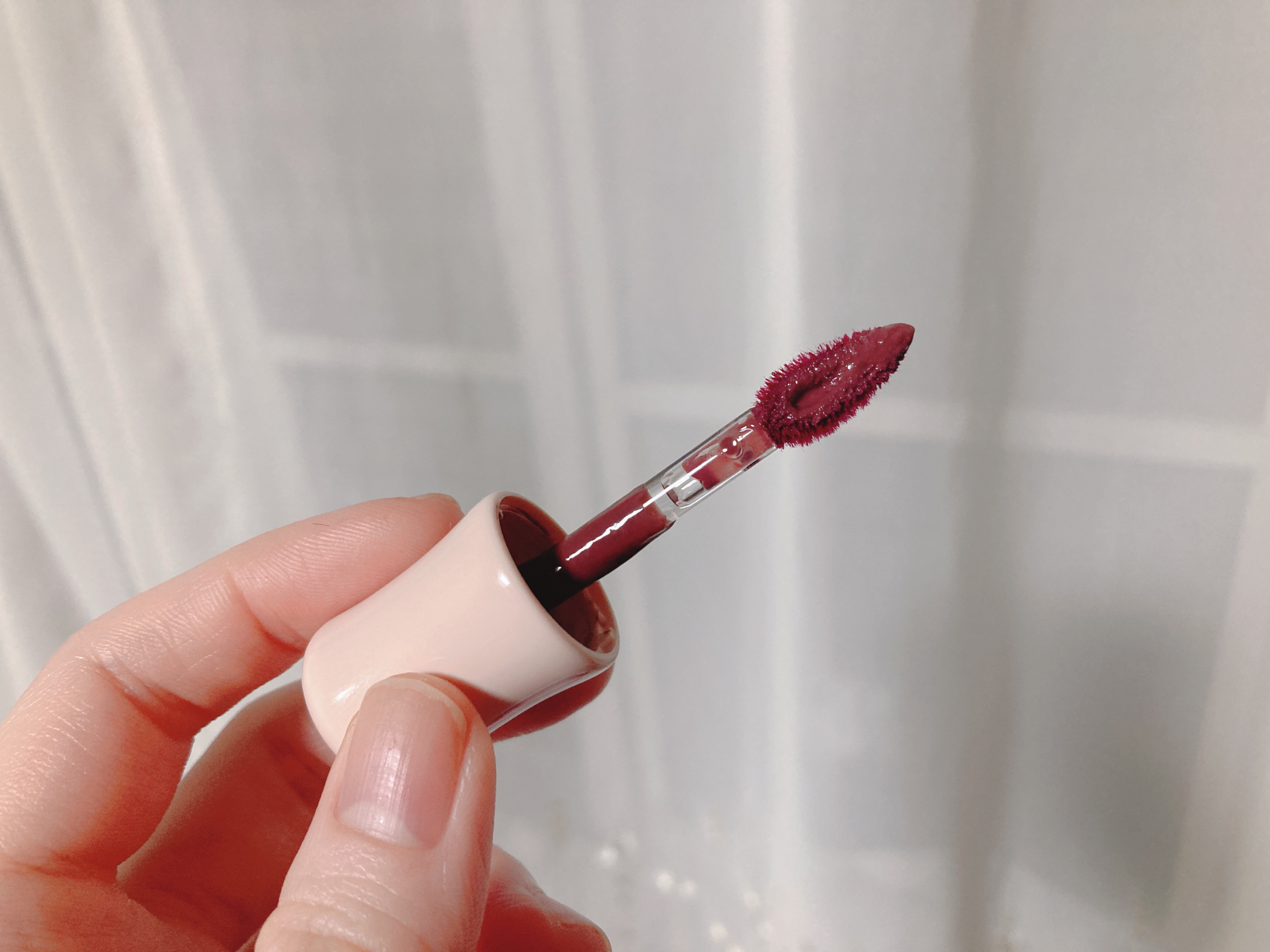 デューイフィルムティント 01 ひとくせフィグ/CipiCipi/リップティントを使ったクチコミ（3枚目）